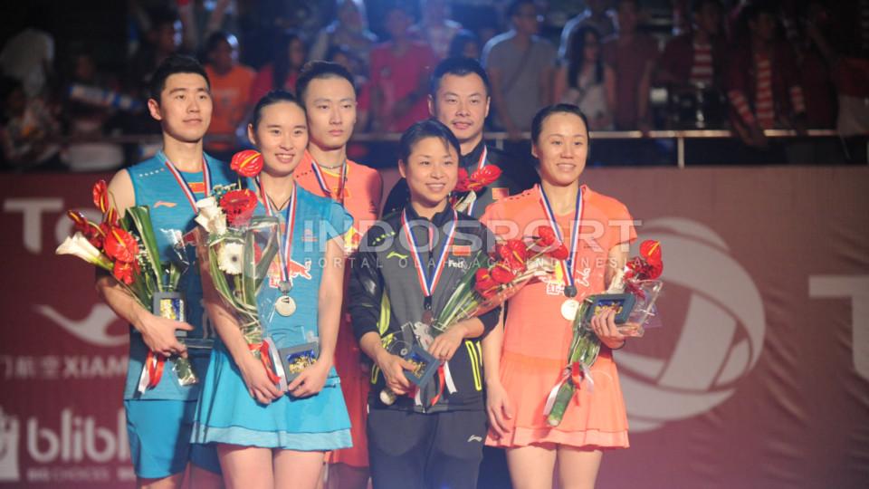 Trio pasangan ganda campuran China yang sukses merebut medali emas, perak dan perunggu.